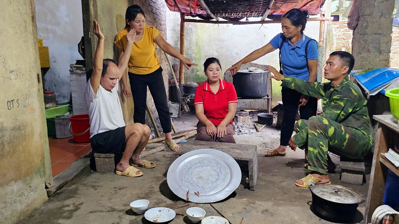 Duong's mother returns. Sua's husband decides to divorce Sua. Will Duong give up on Sua?