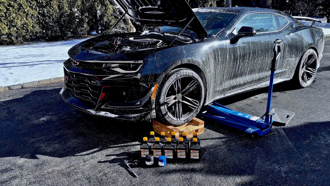 Замена масла и фильтра AMSOIL Chevy Camaro ZL1 1LE 2023 года | Намного проще, чем на GT350
