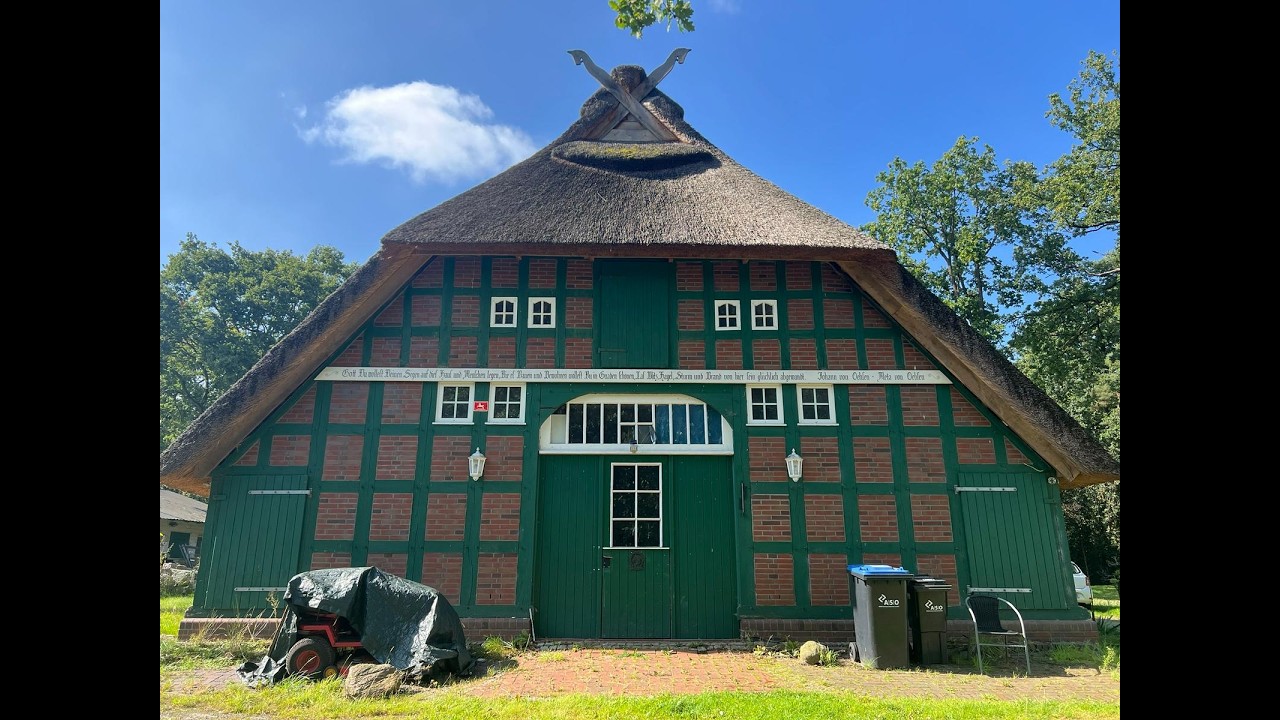 Resthof mit Reetdach Fachwerkhaus und ca. 2 ha Weideland direkt am Haus