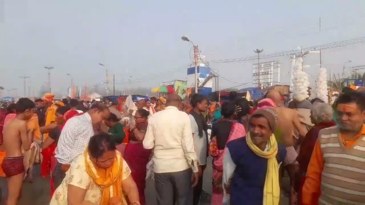 भारतीय संस्कृति मुंडन की रंगीन छोटा सा पल देखे ।