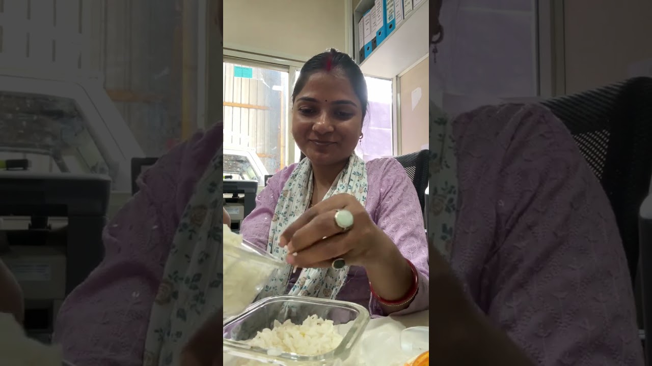 #officelunchtime #officeshorts #officefood #youtubeshorts #delhigirls 