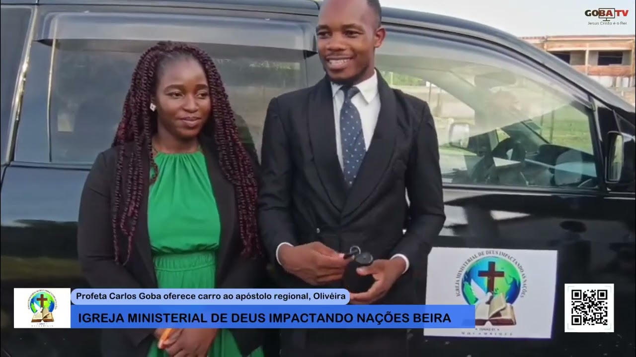 O reverendo profeta Carlos Goba oferecendo uma viatura à igreja da cidade da Beira