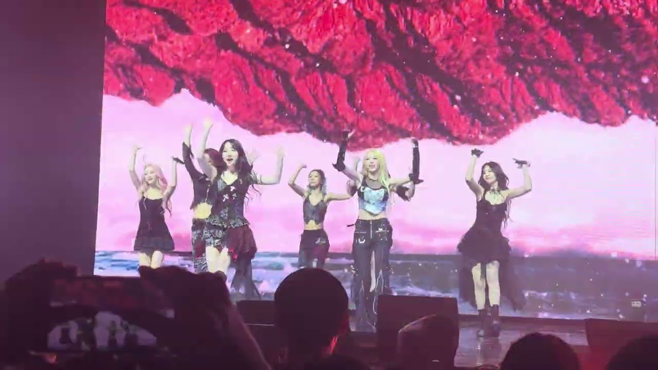 240113 Dreamcatcher 드림캐쳐 - BONVOYAGE 4K Fancam (Luck Inside 7 Doors in Seoul)