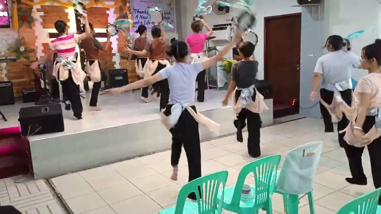 Tamborin dance 