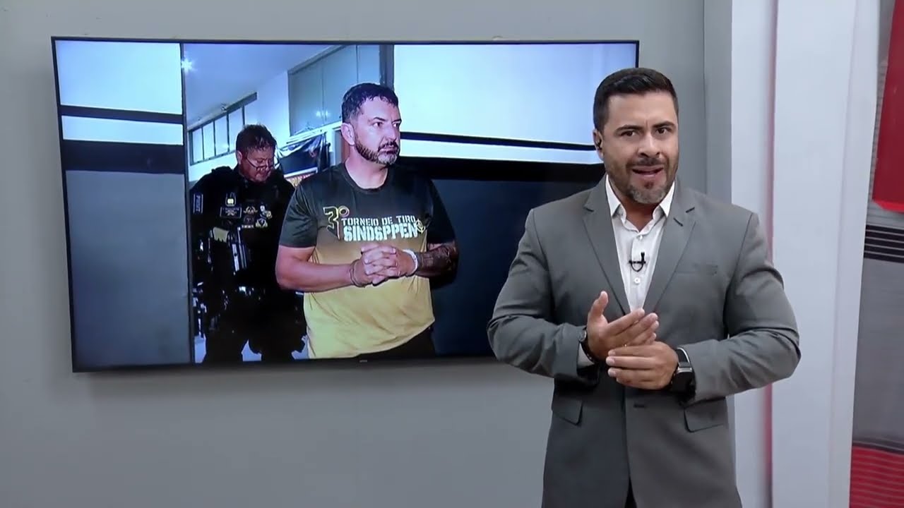 Policial entrega arma a um frentista e o desafia a trocar tiros em um posto de combustível