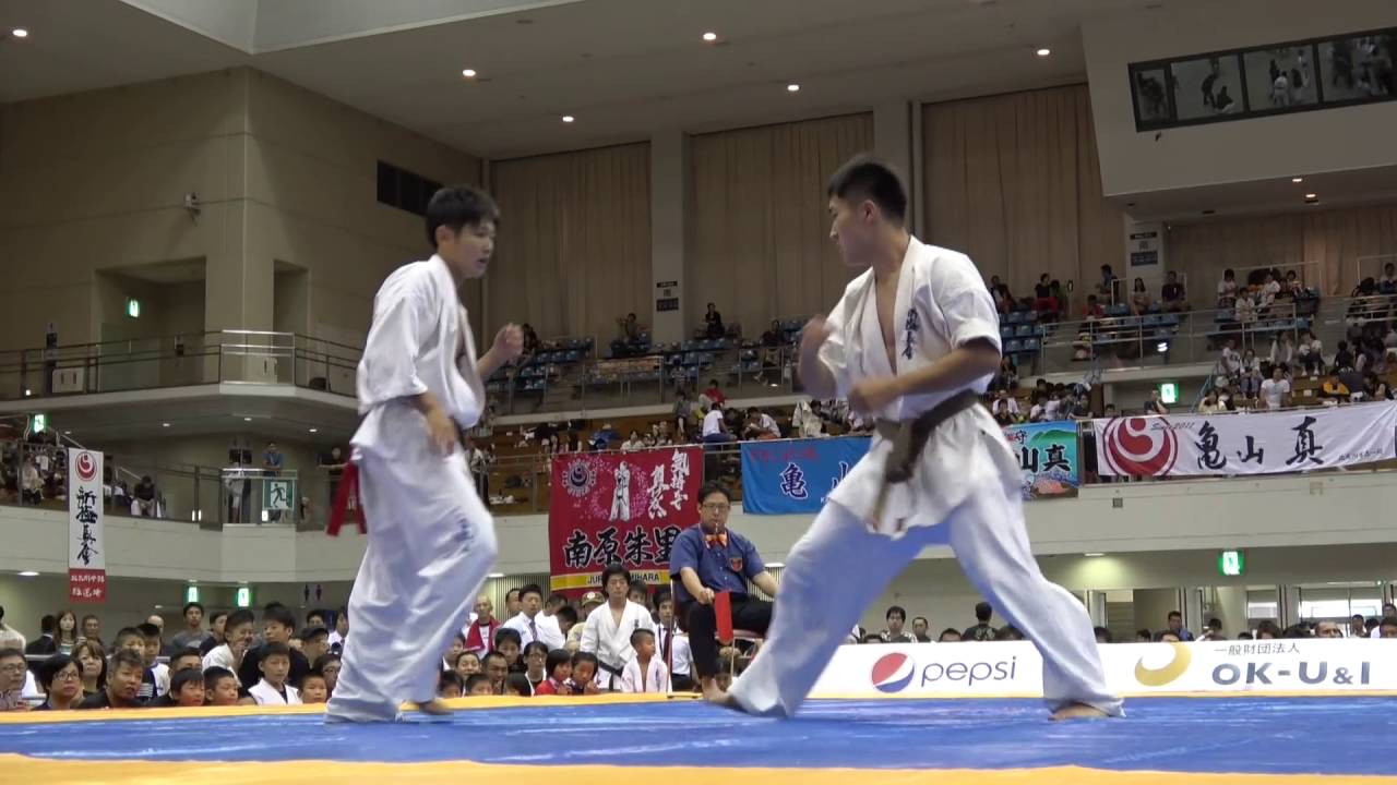 【新極真会】第30回全九州空手道選手権大会　3回戦2　大坪裕希　対　多田成慶　SHINKYOKUSHINKAI KARATE