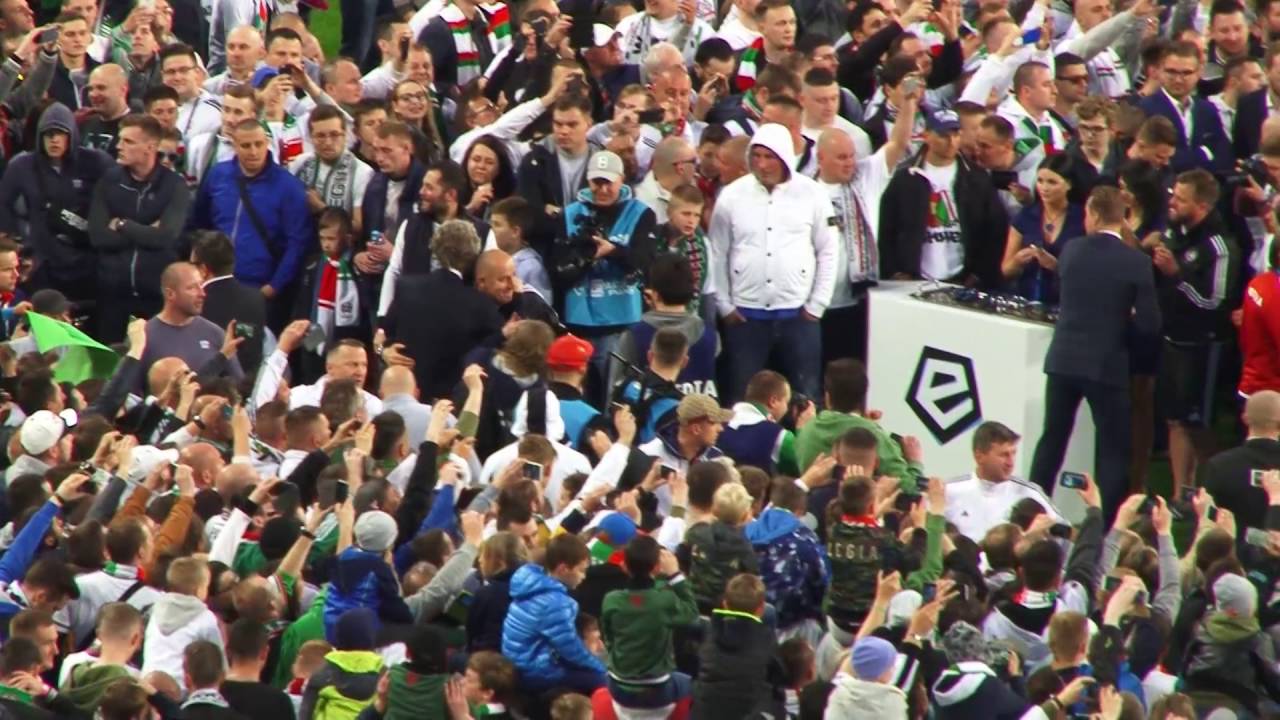 Wręczenie medali i pucharu za mistrzostwo Polski w sezonie 2015/16 dla Legii Warszawa.15.05.2016