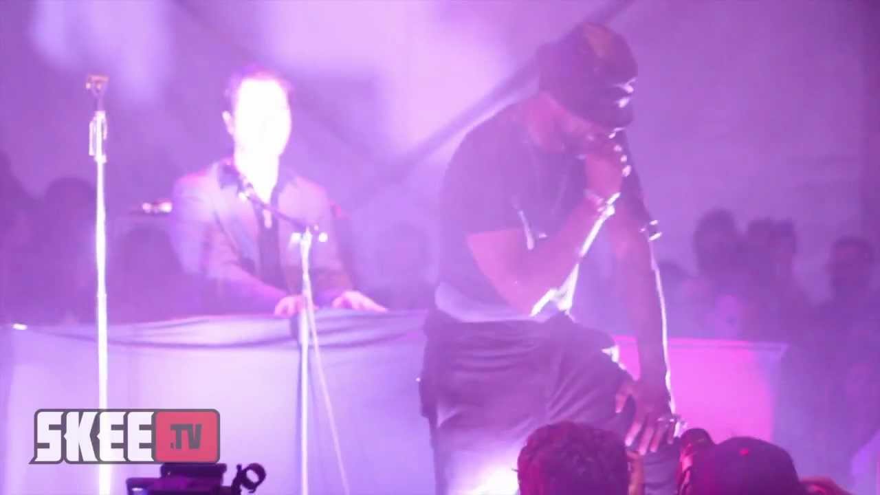 S(kee)XSW: Usher Asks Fans to Pray for Lil Wayne Before OMG Acoustic Performance