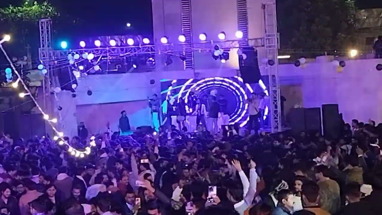 One of my favourite song.....koi kahe kehta rahe being played on DJ Night on New Year eve 2026