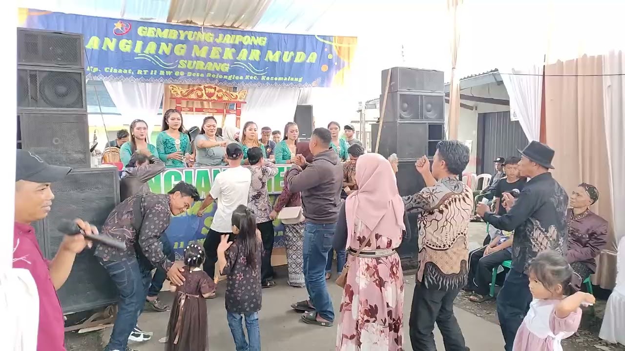 Gemyung jaipong dangiang mekar muda.  Panganter ayar