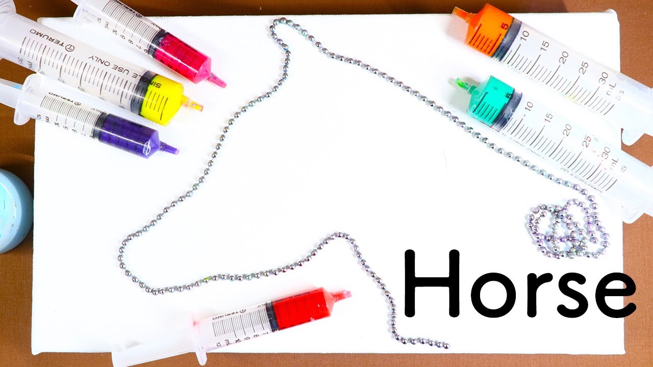 Chain pull painting with Syringe - acrylic pouring horse - fluidcomet