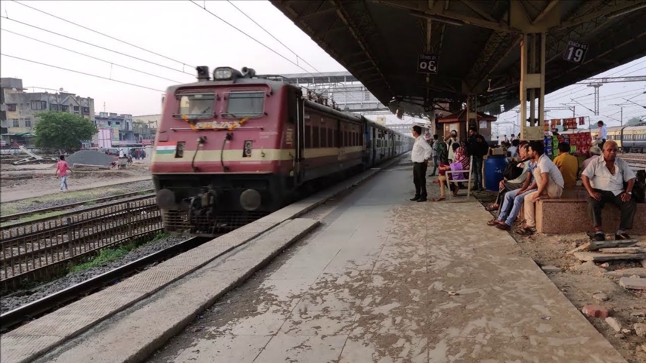 Aggressive BRC WAP 4E with हरिद्वार - वलसाड सुपरफास्ट एक्सप्रेस