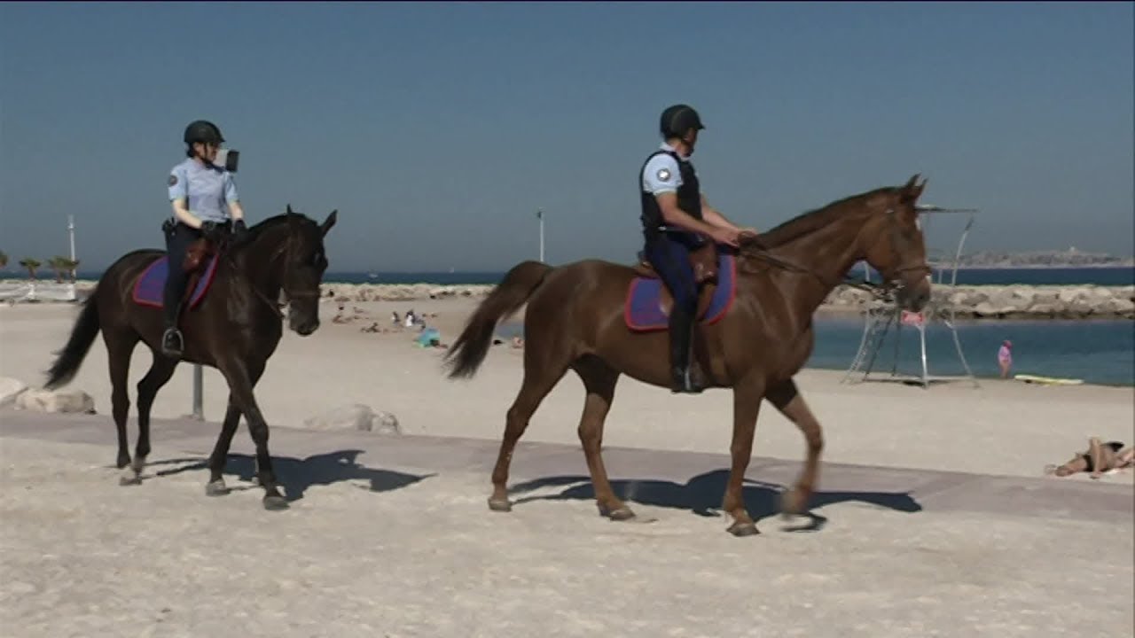 La Garde républicaine patrouille sur les plages marseillaises