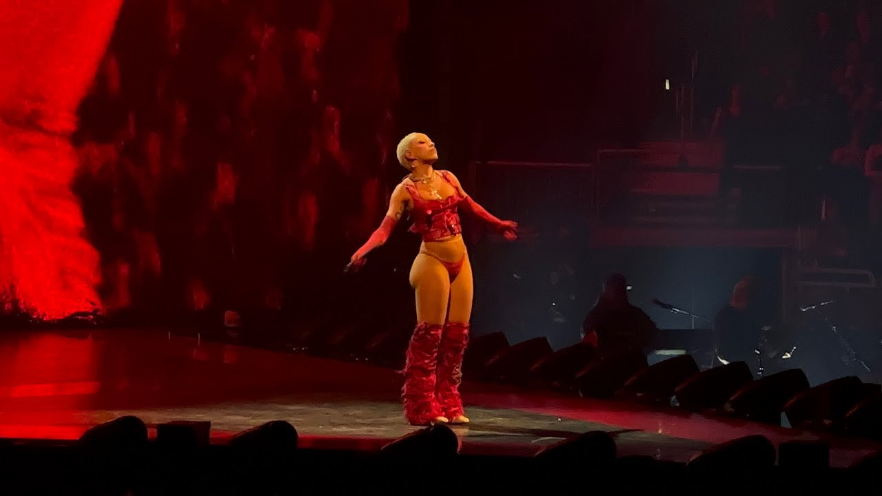 Doja Cat - Shutcho / Agora Hills (4K Live) | The Scarlet Tour - Chicago 13 Dec 2023