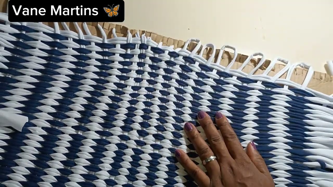 Como fazer Tapete personalizado do seu time -Artesanato com tira de Malha # artesanato  #diy