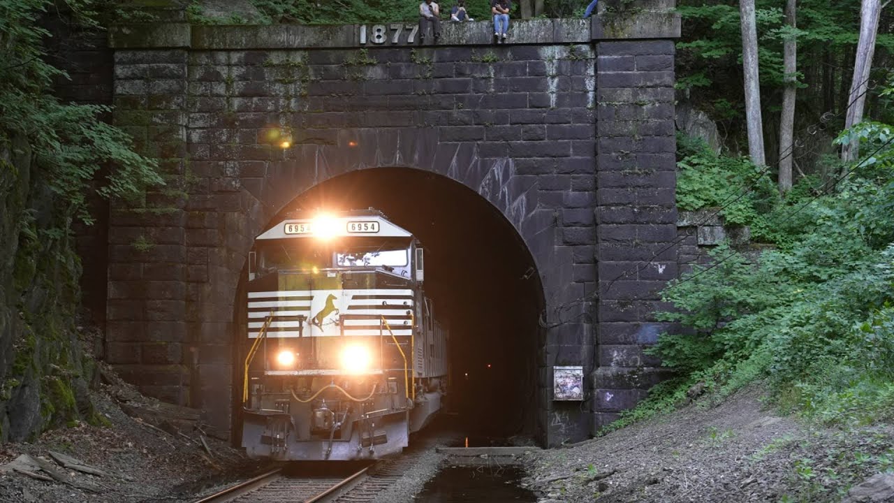 All 4 Norfolk Southern trains on the Berkshire & Eastern (4K60fps)