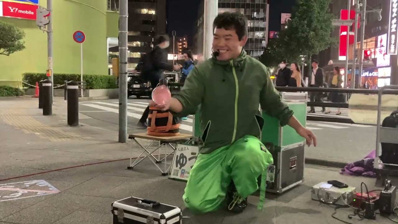 愛知県名古屋市金山駅北口/大道芸人ゆうたさんのパフォーマンス動画/本物に集中しすぎて私の叫び声や笑い声入ってますが温かい目で見守ってください！！