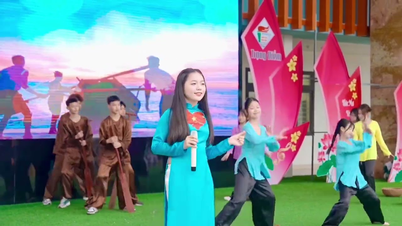 Bám biển Quê hương (ST: Phạm Tuyên)                  Khánh Vi - Hương Giang 