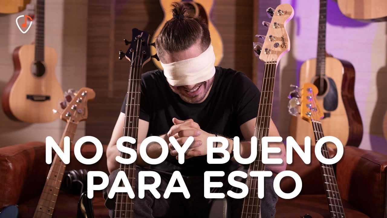 Adivinando el bajo con los ojos vendados | Retos de músicos #5