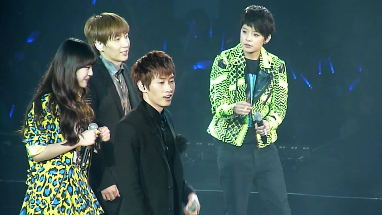 [SS4 SG - 120218] Amber + Sulli + Super Junior during Oops! (HD)
