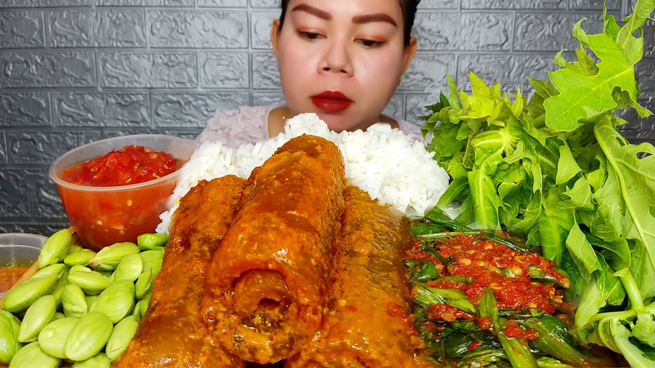 Guali kulit sapi 1kg tumis genjer belacan,daun pepaya mentah,sambal bawang, pete jumbo MUKBANG
