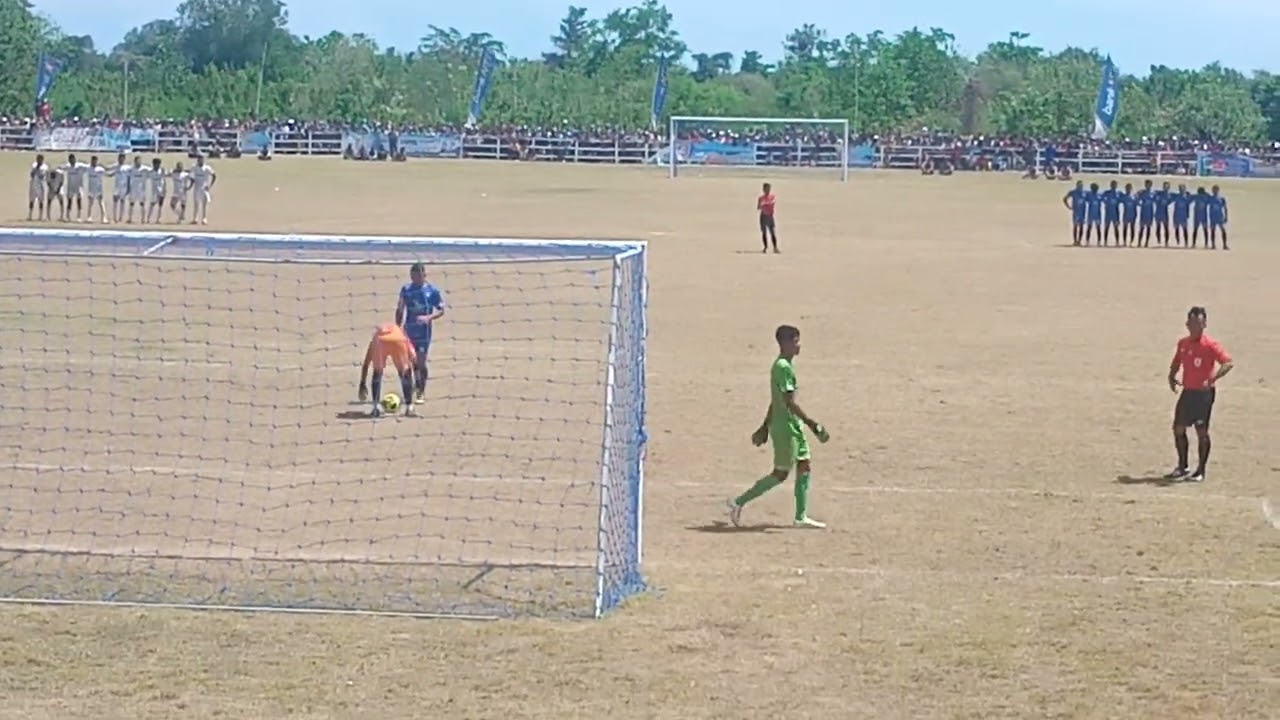 Adu pinalty; Persebata Lembata vs Persami Maumere.