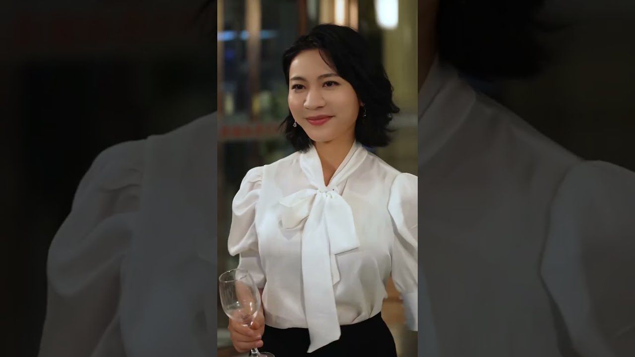 外賣員被顧客嘲諷窮酸，怎料他竟是首富嫡孫，兩大豪門千金搶著追他！#爽文#逆袭#短剧全集#男频