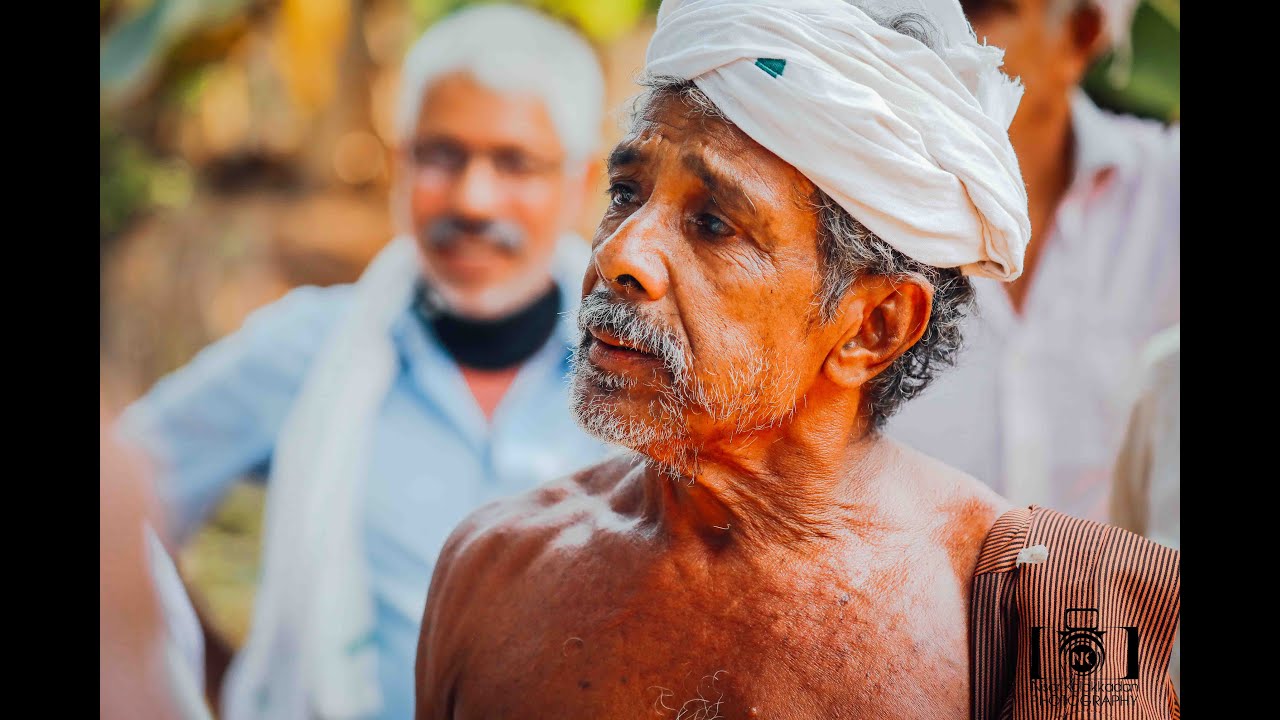 കോയസ്സൻകയും കരുവങ്കല്ല് മോയിനാജിയും കാളപൂട്ട് പറയുന്നു