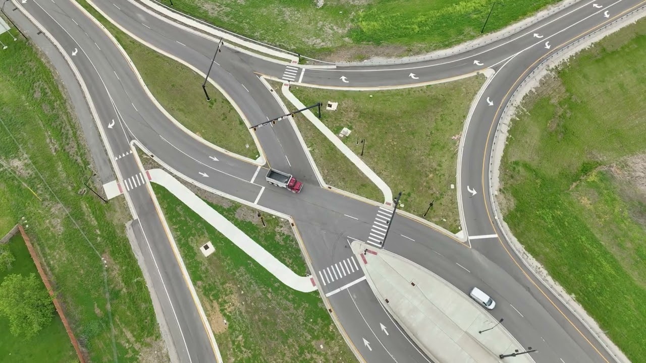 KYTC SAFERoads - Double Crossover Diamond