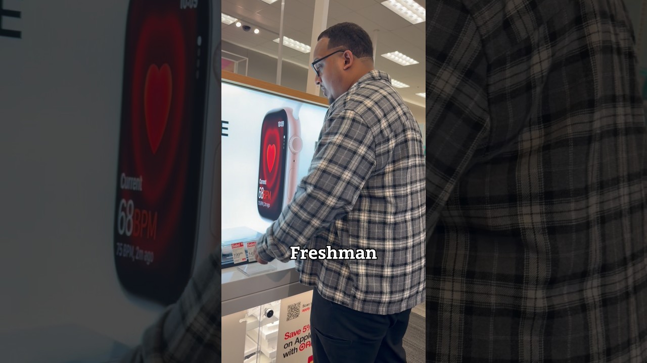Freshman Vs. Seniors In College Back To School Shopping 🛒 #shorts #funny #college