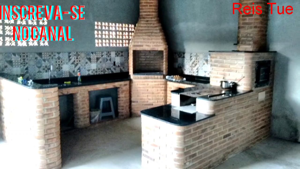 Fog&atilde;o a lenha com churrasqueira e forno