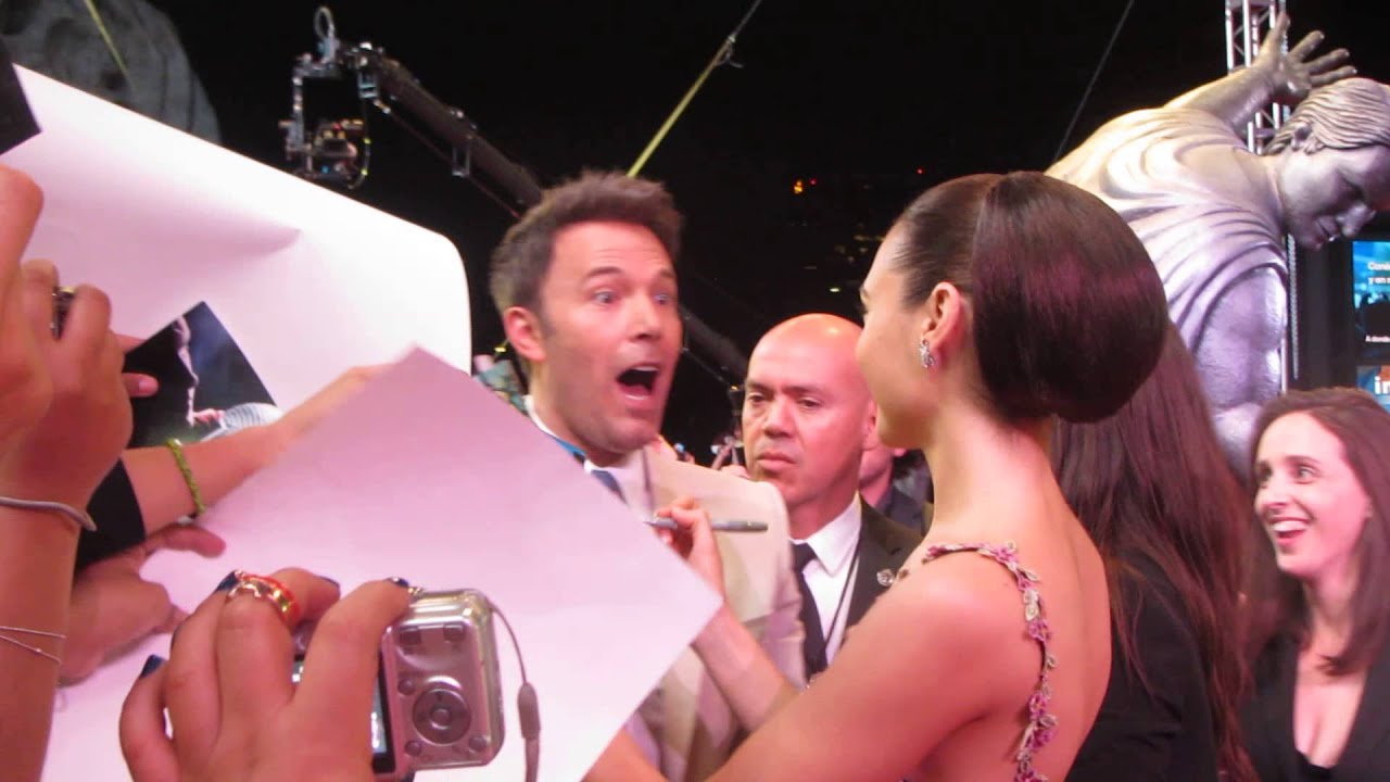 Entrevista a Ben Affleck en español - Batman vs Superman Premiere en Mexico
