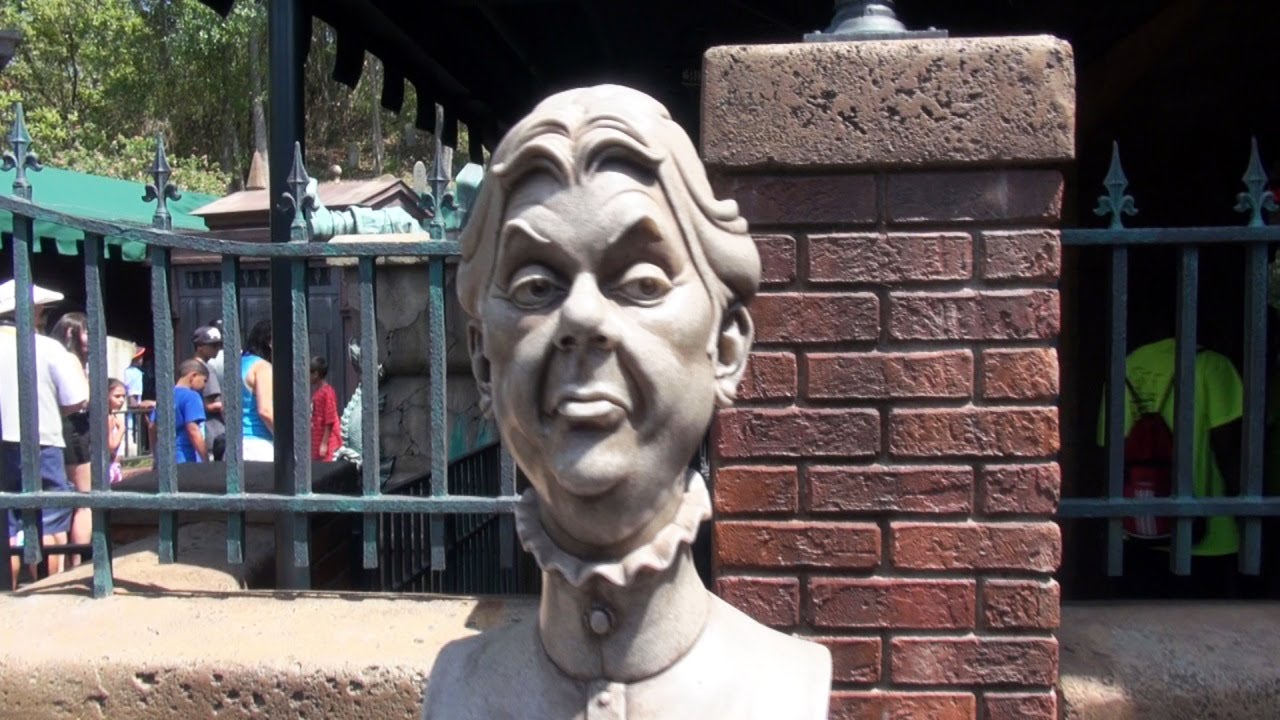 Disney's Haunted Mansion Interactive Musical Cemetery Queue Magic Kingdom Disney World Graveyard HD