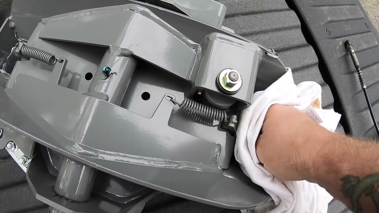How I Maintenance my B&W 5th Wheel Hitch