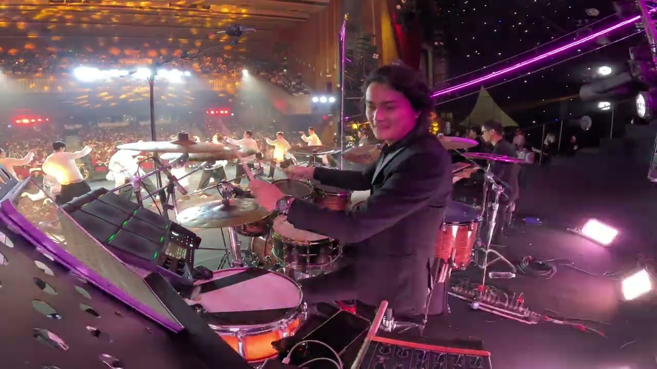 VŨ TRỤ C&Oacute; ANH - PHƯƠNG MỸ CHI LIVE PERFORMANCE AT LSXMA 2023 | NHAT HAO #drumcam