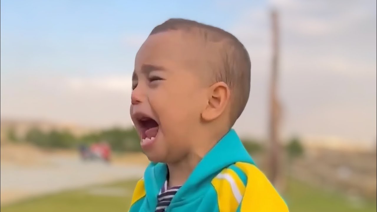 الطفل الحزين دائما 😢