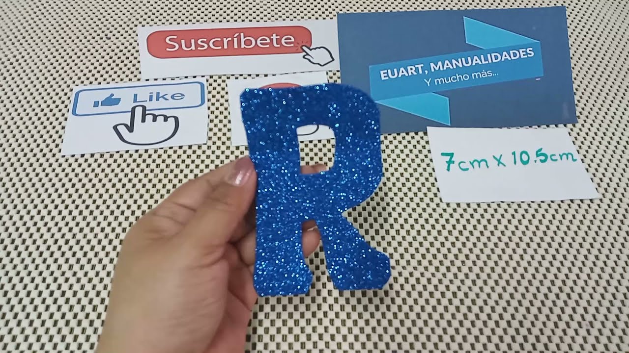Letra R en foami sin molde