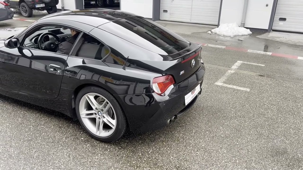 BMW Z4 M Coupe (2006) - Walkaround & Interior
