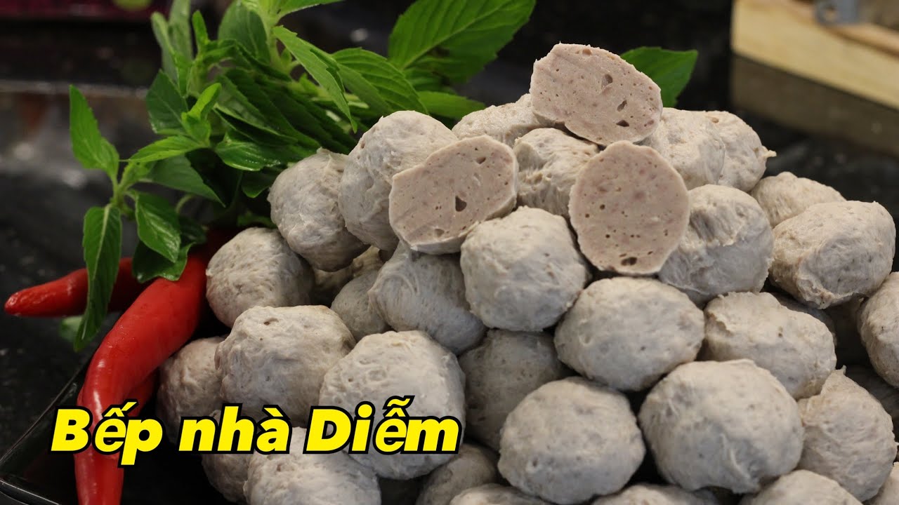 Bò viên dai giòn, cách làm đơn giản bằng máy quết - Vietnamese beef ball | Bếp Nhà Diễm |