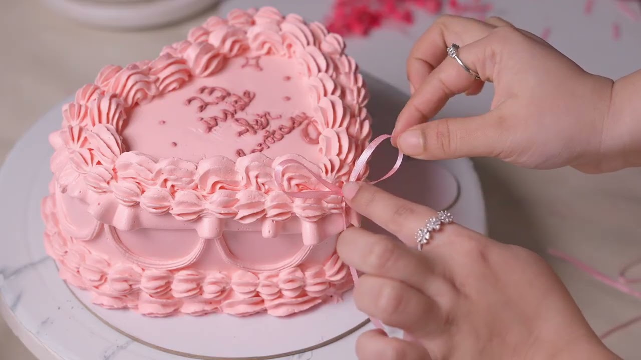 Vintage Heart Cake Decorating for Valentine's Day lভালোবাসা দিবস স্পেশাল ভ্যানিলা পিঙ্ক কেক ডেকোরেশন