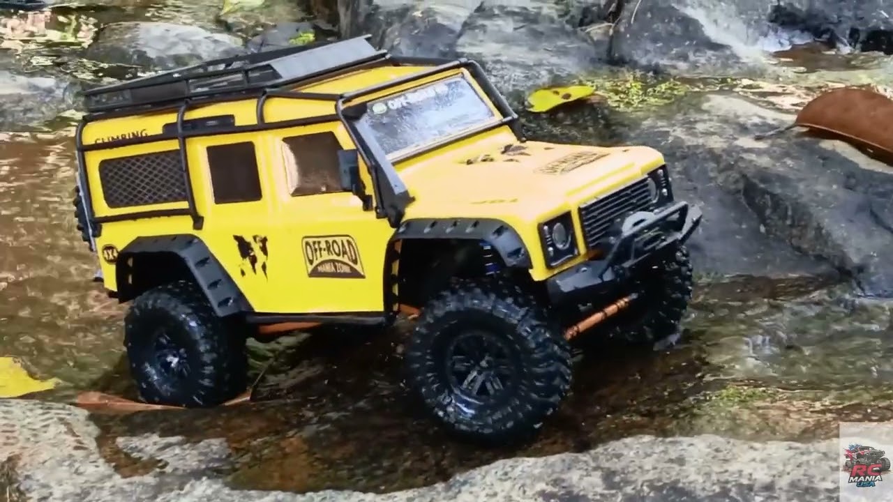 RC  Car Defender Crawling  at waterfall/ZP1005/#rccar#rcb#offroad#rccrawler#nature #crawling