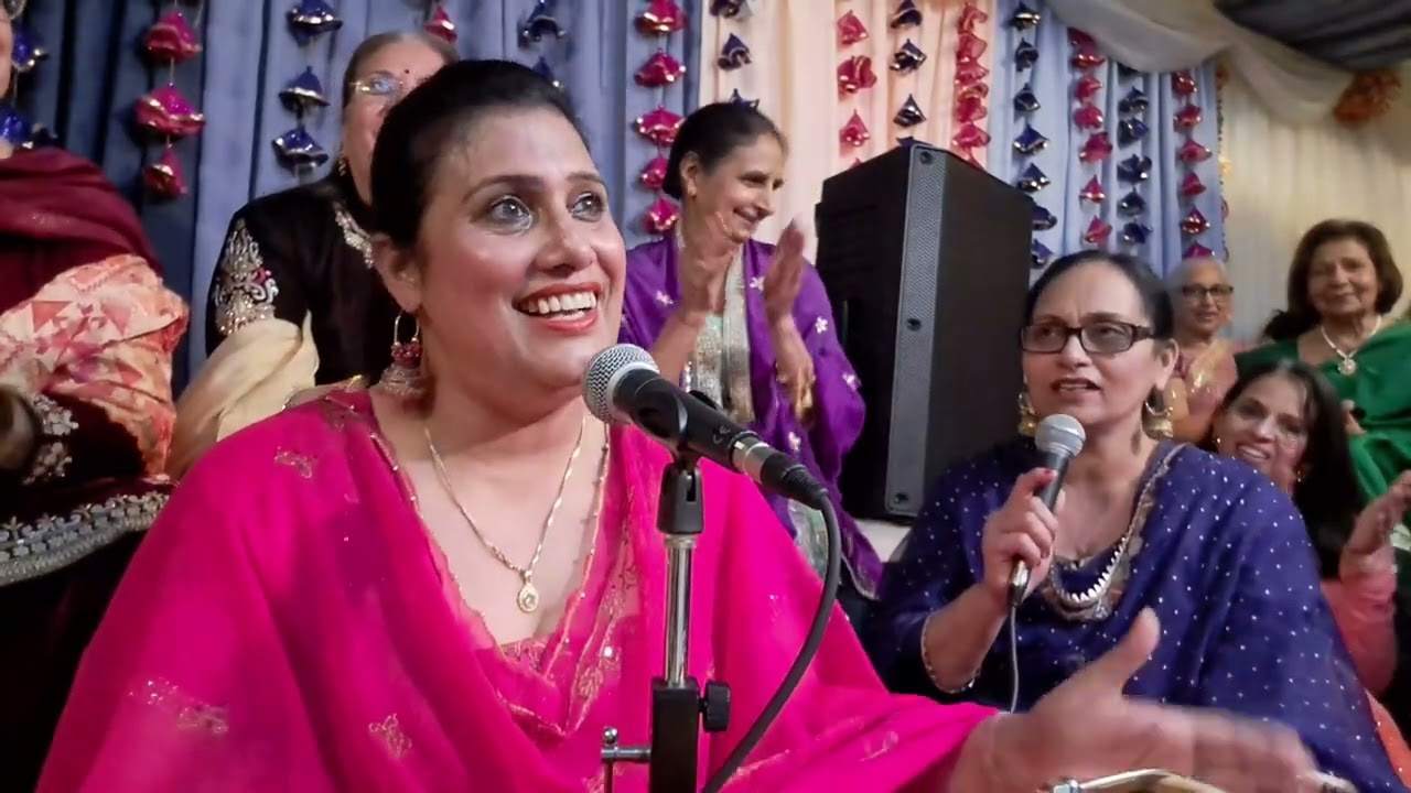 Deep kamal ladies sangeet uk(ਤੇਰੀ ਮਾਂ ਦੇ ਲੰਮੇ ਲੰਮੇ ਦੰਦ ਵੇ)