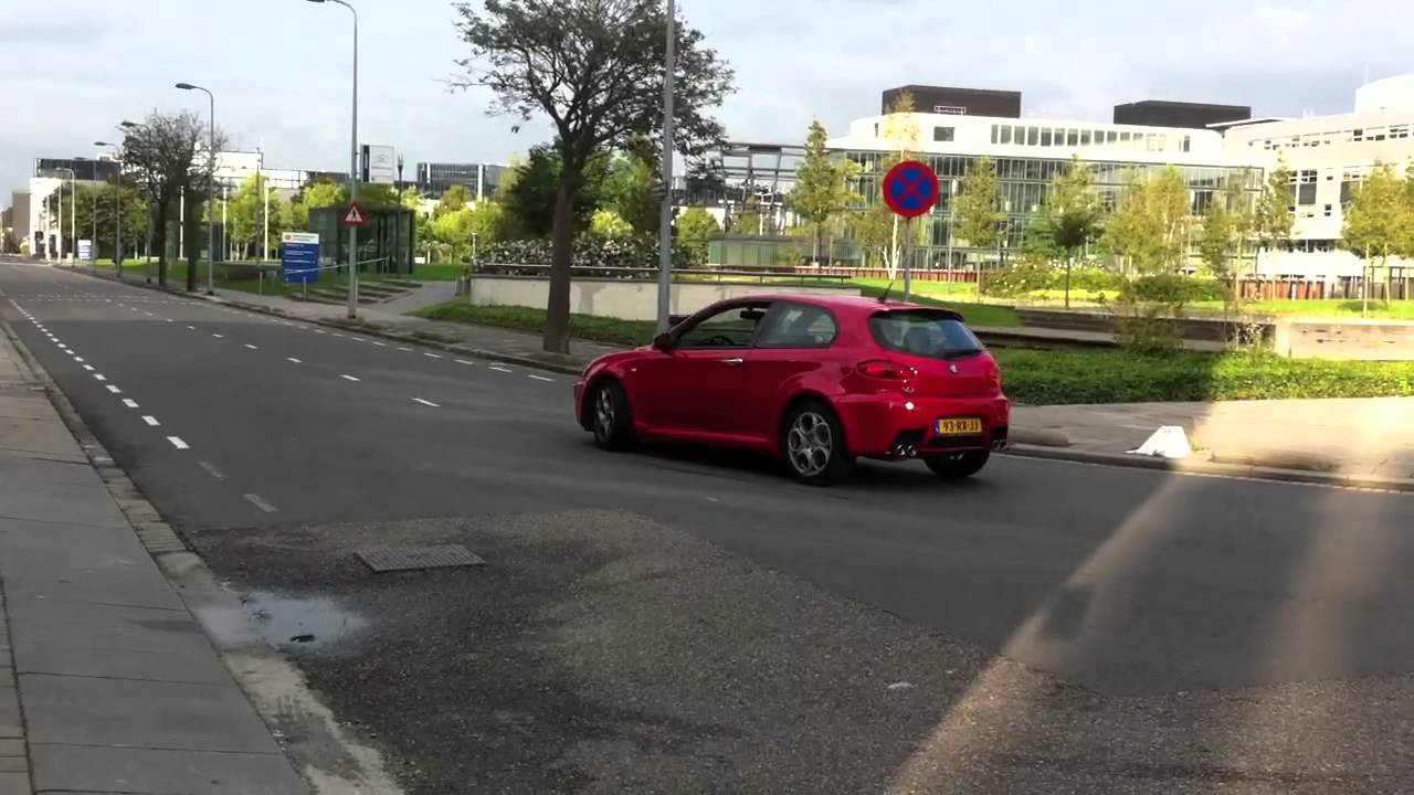 Alfa 147 GTA 3.2 V6 accelerate