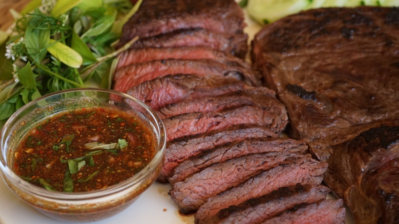 Le tigre qui pleure : Bœuf grillé avec sa sauce thaïe