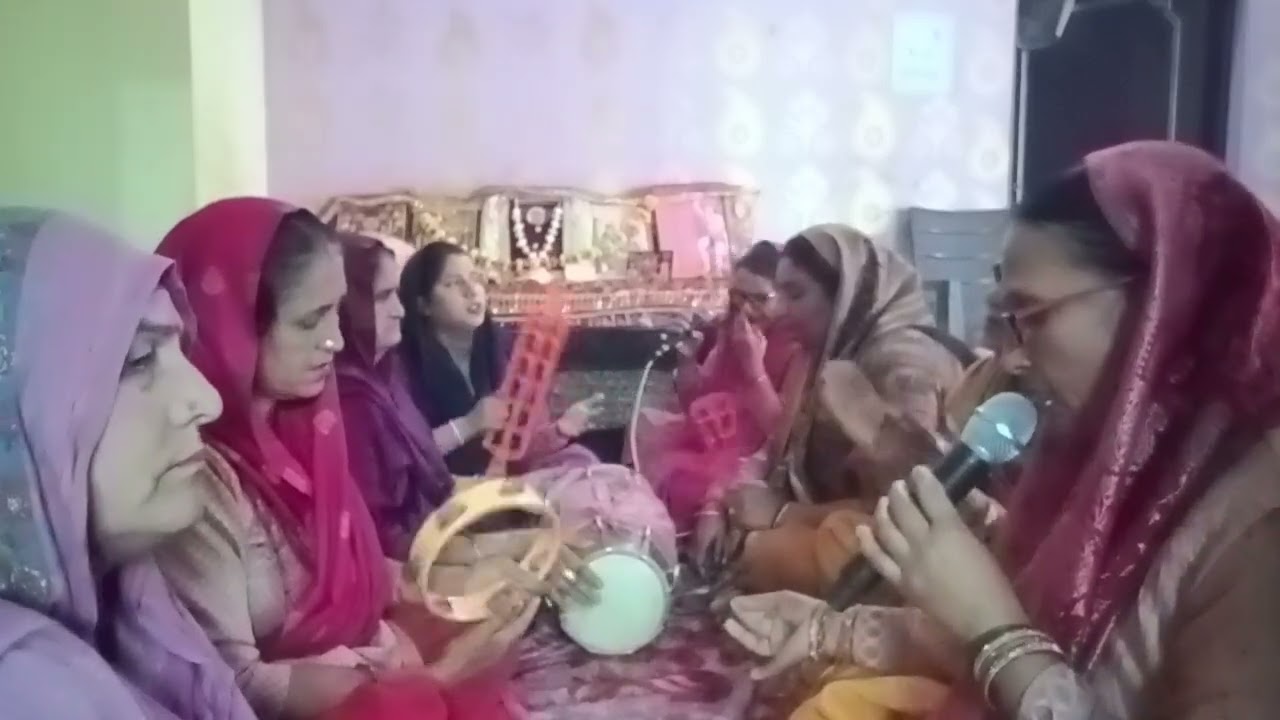 Shiv vivah bhajan 🙏💯♥️ देखो नंदी पे चढ़ कर आया , मेरे भोले ने ब्याह रचाया।।