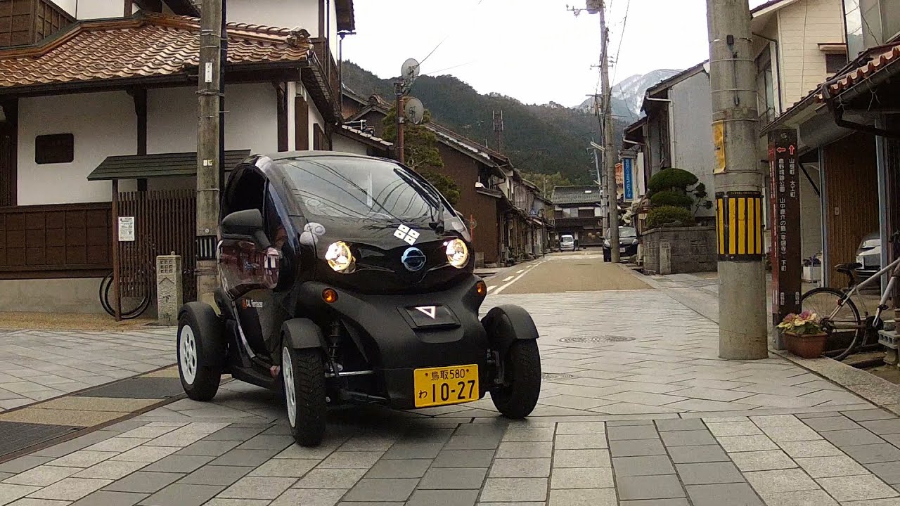 New Mobility in Old Japan Town: 超小型EV、城下町を走る！