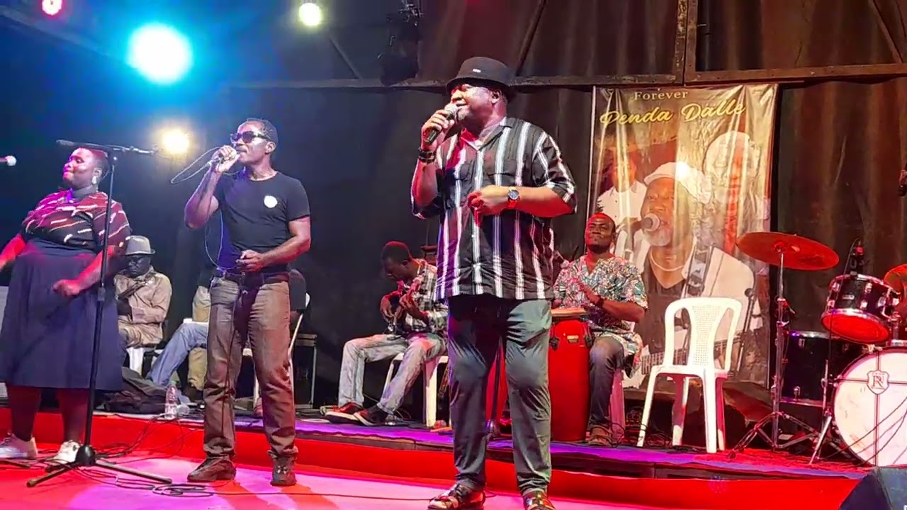 PAPA ZOÉ met le feu aux obsèques  de l'artiste Penda Dallé