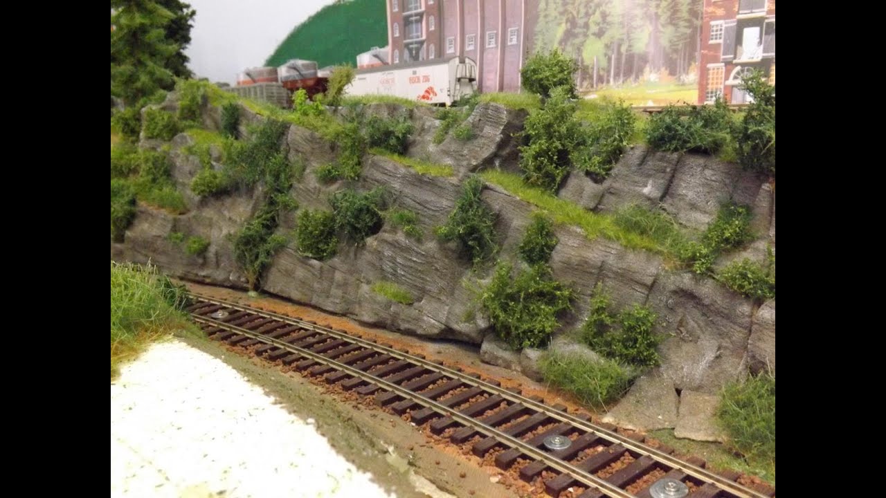 Im Elbtalstudio wird gebastelt Teil 6.3  Begrünung der Felsen