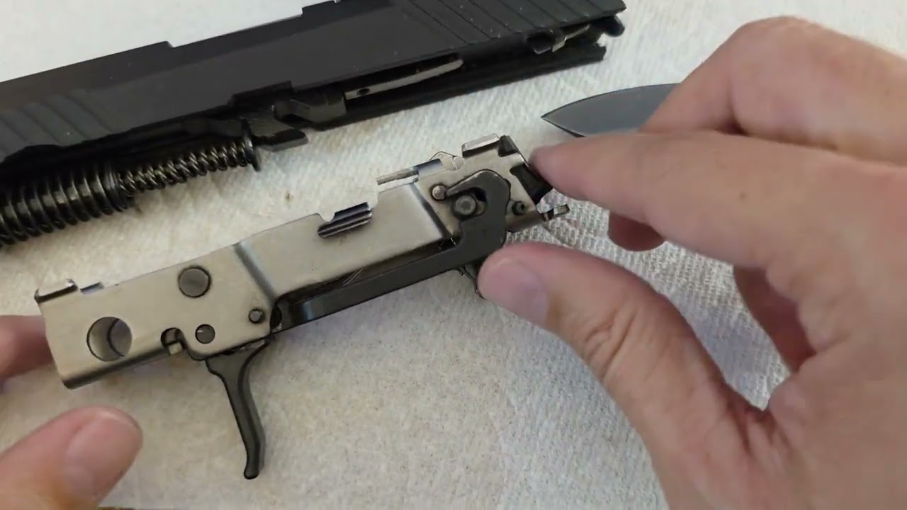 Sig P320 doesn't need a trigger dongle ( and other mechanisms that make the P320 drop safe.)