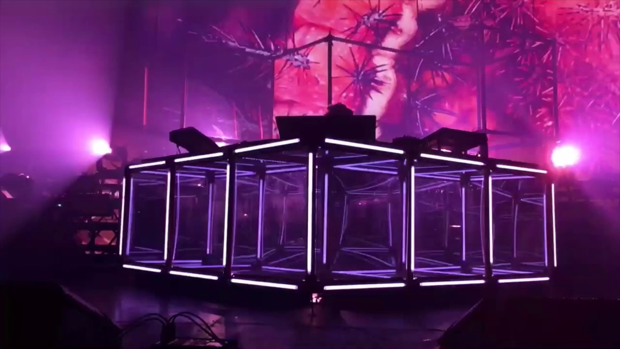 Flume - Free (Live Version), live in Berlin on 09.11.16